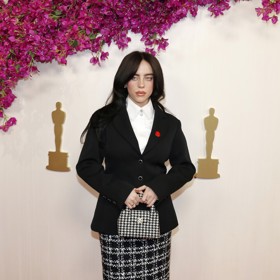 Chic look jako ze seriálového hitu Gossip Girl v podání excentrické Američanky a v režii módního domu Chanel. To je její nezapomenutelný model z letošních Oscarů.