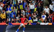 Ukrajinští fanoušci na zápase Česko - Ukrajina.