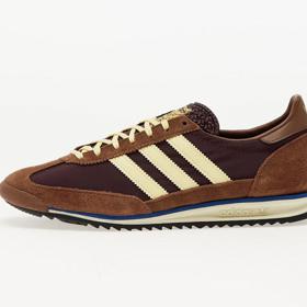 Do hnědých tónů oblékla retrem inspirované modely také značka Adidas. (Adidas Originals, 2 559 Kč)