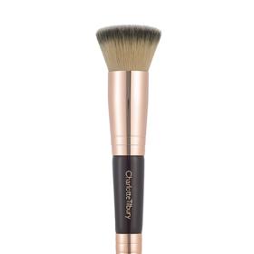 Štětec na podkladovou bázi, Hollywood Complexion Brush, Charlotte Tilbury, 1 239 Kč