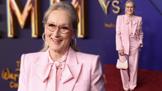 Meryl Streep v růžovém kostýmku jako vzor pro 70+: Barva, která omladí, když zvolíte ty správné kousky