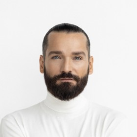 Kadeřník Michal Zapoměl Lifee.cz poradil, jak na dokonale objemný účes vlastními silami.