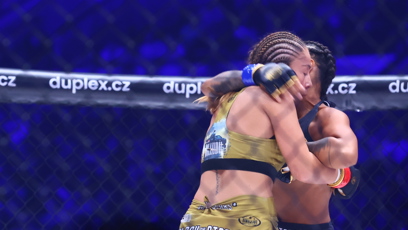 FOTO: Angie vs Gelnarová na Clashi 9