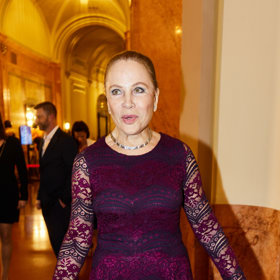 Maminka Petry Hapkové, Zora Ulla Keslerová.