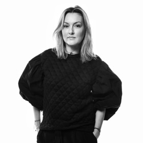 Vizážistka Michaela Ohemová poradila, jak si z denního líčení jednoduše vykouzlit party look. Na výběr máte z několika produktů, naše tipy najdete v galerii.