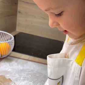 Z formiček na halloweenské perníčky si Natálka Matušová nejvíce oblíbila netopýra.