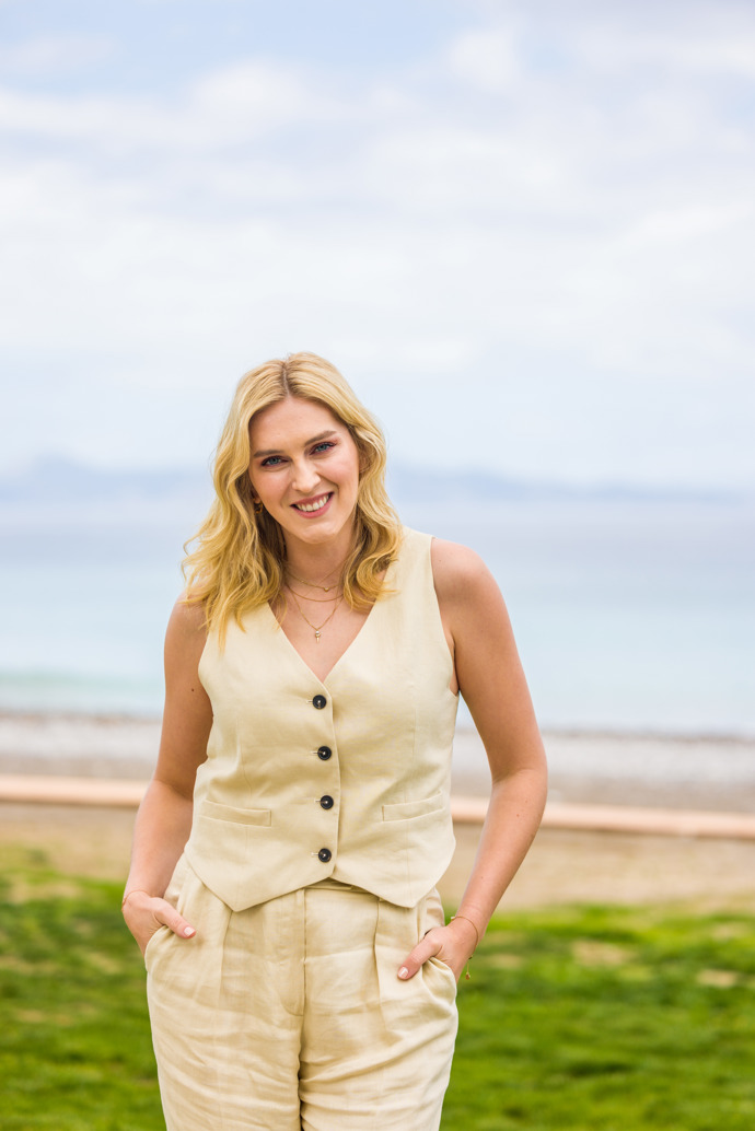 FOTO: Show Bachelor provede diváky ambasadorka lásky TV Nova, moderátorka Zorka Hejdová. – stránka 662