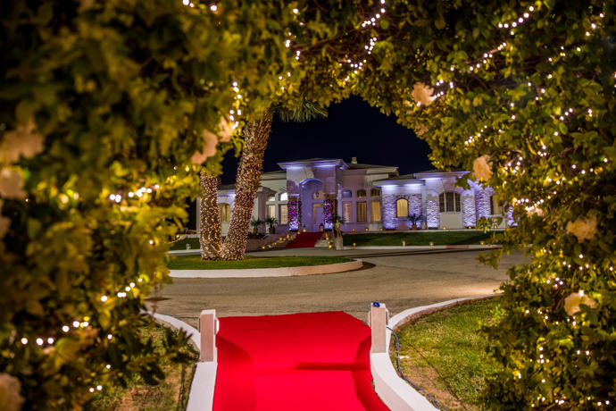 FOTO: V luxusním sídle na nádherném řeckém ostrově Rhodos se
bude Jan Solfronk snažit najít ideální partnerku. – stránka 647