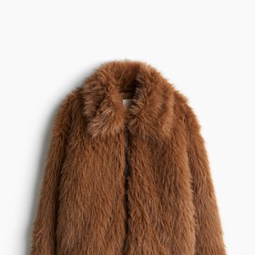 Hnědá kožešinová bunda na zip, H&M, 1 459 Kč