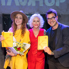 Knihu Karin Babinské pokřtila zpěvačka Olga Lounová.