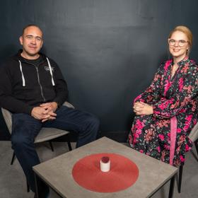 Talkshow LifeeTalk navštívil herec Jiří Hána.