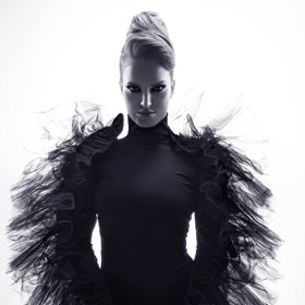 Pařížské porotce okouzlil jeho dokonalý styling a elegance účesů. 