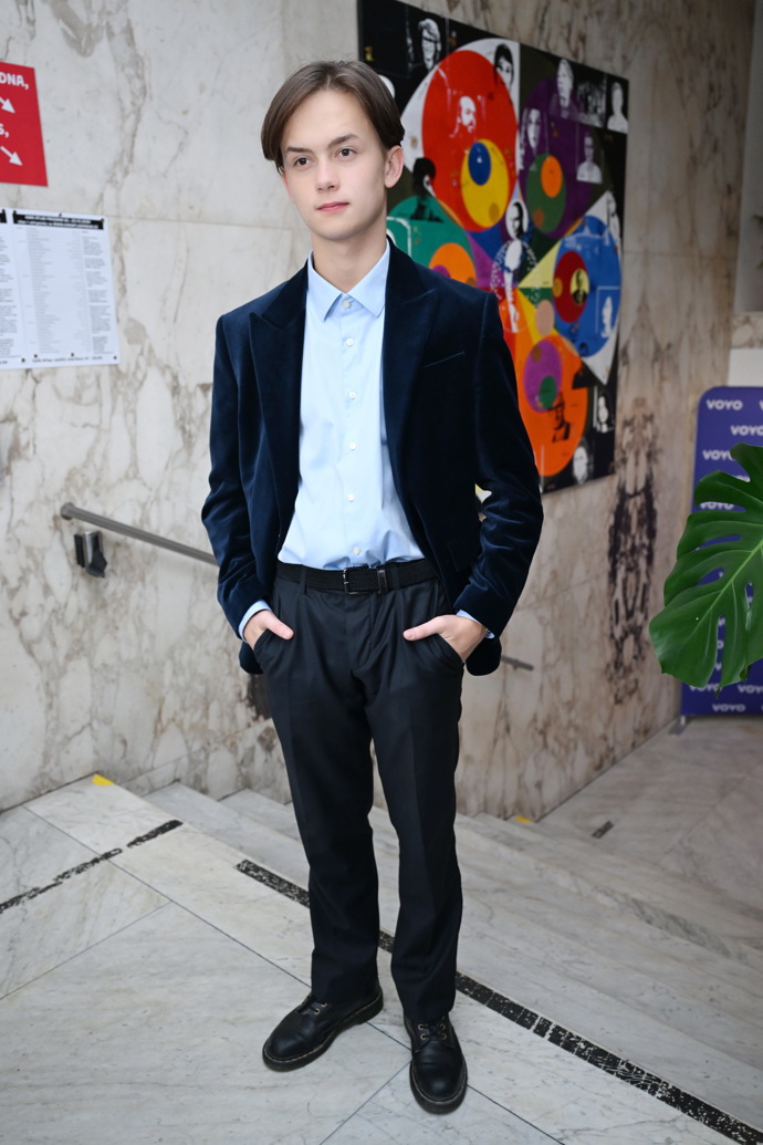 FOTO: Hvězda seriálu Sex O'Clock. – stránka 232