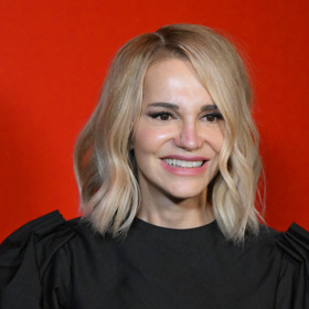 Dara je se svým vzhledem velmi spokojená.  