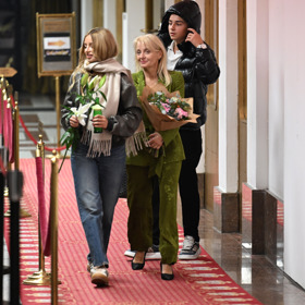 Veronika a Damian přišli podpořit Kordulu na módní přehlídku. 