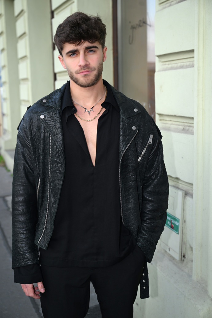 FOTO: Nechyběl ani Lu Jambor. – stránka 48