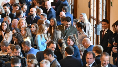 FOTO: Olympionici v sále.