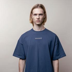 Po tomto tričku sice prahne má dcera, které je zatím opravdu velké, ale touží po něm bohužel i můj syn. (Tričko Jan Societé od Jana Černého, 2 080 Kč)