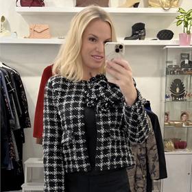 Radka Franc pro vás tentokrát připravila outfit týdne vystavěný na nadčasovosti klasického sáčka z buklé ve stylu typického modelu z módního domu Chanel.