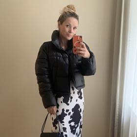 Trendy vzor v jednoduchém podzimním stylingu podle módní redaktorky Lifee.cz, stylistky Jany Elfmarkové.