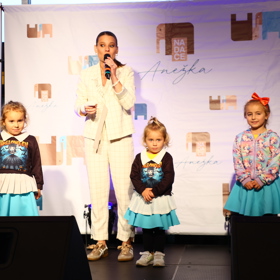 Michaela Štiková na pódiu. 