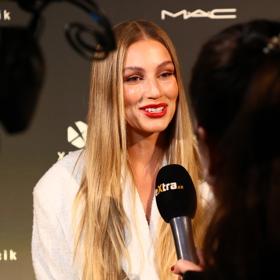 Karolína Mališová přišla na přehlídku Michaela Kováčika.