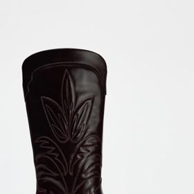 Vyšívané kovbojské boty, Zara, 1 799 Kč
