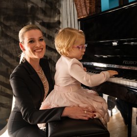 Dcera Michaely Štikové, Anežka, miluje od narození hudbu.