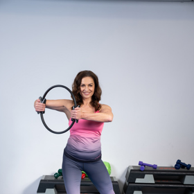 Cvičit můžete s nástroji, ale také s vahou vlastního těla. 