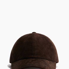 Semišová kšiltovka, H&M, 1 799 Kč