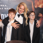 Synové Simony Krainové, Bruno a Max, vyrostli obklopeni módou. Není divu, že se rádi oblékají stylově a elegantně. 