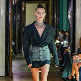 Valerie Jurčíková neváhá vytvářet nezvyklé a stylově různorodé kombinace.