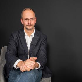 Představitel Jindřicha z pohádky Princezna ze mlejna dnes slaví 50. narozeniny. 