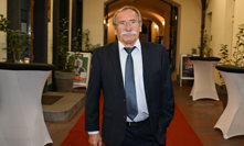 Pavel zedníček na červeném koberci. 