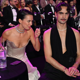 Dekolt Radky Pavlovčinové je v těchto šatech doslova odzbrojující. 