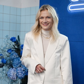 Zuzana Stráská také dorazila.