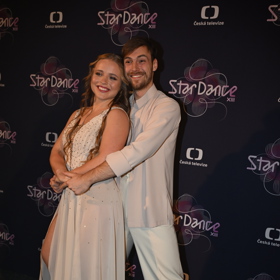 Dominik Vodička zatím pomalu vede Martinu Ptáčkovou k vítězství.