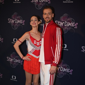 Herečku Martu Dancingerovou známe ze seriálů Kukačky a Zlatá labuť.