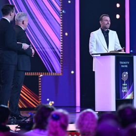 Leoš Mareš si užil svých deset minut slávy na pódiu. 