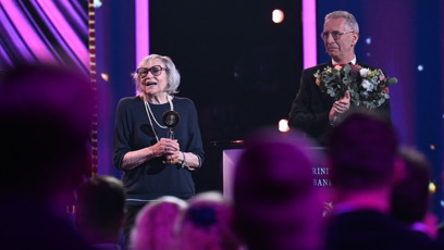 FOTO: Marta Kubišová vstoupila do síně slávy. Cenu jí předal její kardiolog Petr Neužil.
