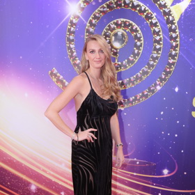 Černou róbu na špagetových ramínkách vynesla Petra Kvitová na předávání cen Český slavík 2023.