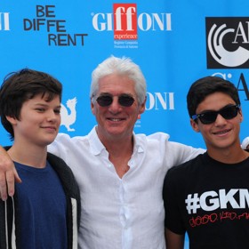 Homer (vlevo) byl od narození mimořádné dítko. Podle Richarda si už ve dvou letech osvojil ironický humor.