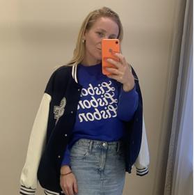 Tentokrát redaktorka Lifee sáhla po džínové sukni v maxi délce a doladila ji sportovními prvky.