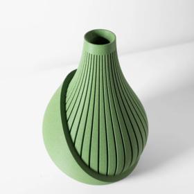 Model vystihující značku Netha no.0. To je váza Drop, která záměrně připomíná kapku vody. "K výrobě vázy není potřeba vůbec žádná voda. A to jak při výrobě filamentu, tak ani při tisku. Materiál je možné recyklovat donekonečna," říkají designéři o svých produktech. Její cena je 35€.