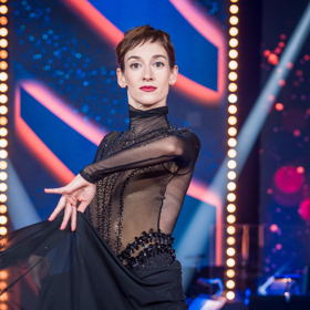 Efekt krátkého hnědého účesu "na vrabčáka" se Martě Dancingerové povedl na výbornou.