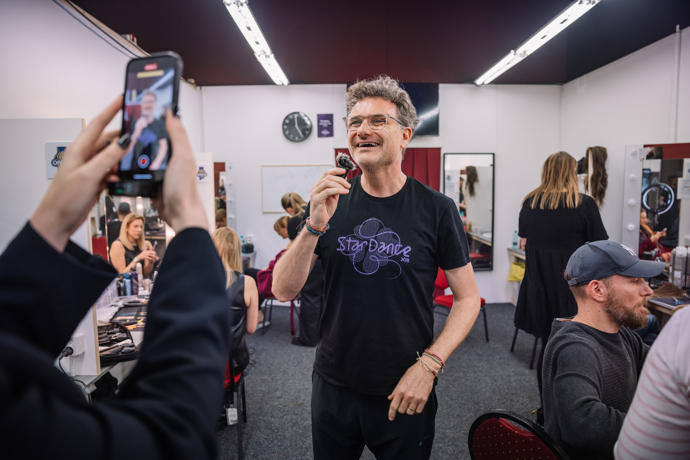 FOTO: Patrik Hartl je věčný vtipálek. – stránka 497