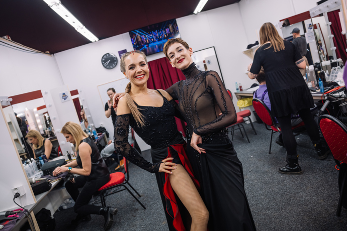 FOTO: Lucie Vondráčková a Marta Dancingerová. – stránka 513