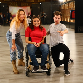 Oskar Hes a Kateřina Bartuněk Hrstková se svou patronkou Lucií. 