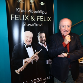 Otec Felix Slováček syna vychvaluje, je prý vynikající hudebník.