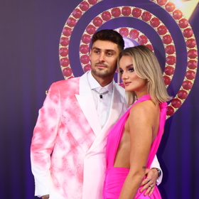 Vítězové loňské řady Love Islandu Michal Trabalík a Kristína Víglaská.